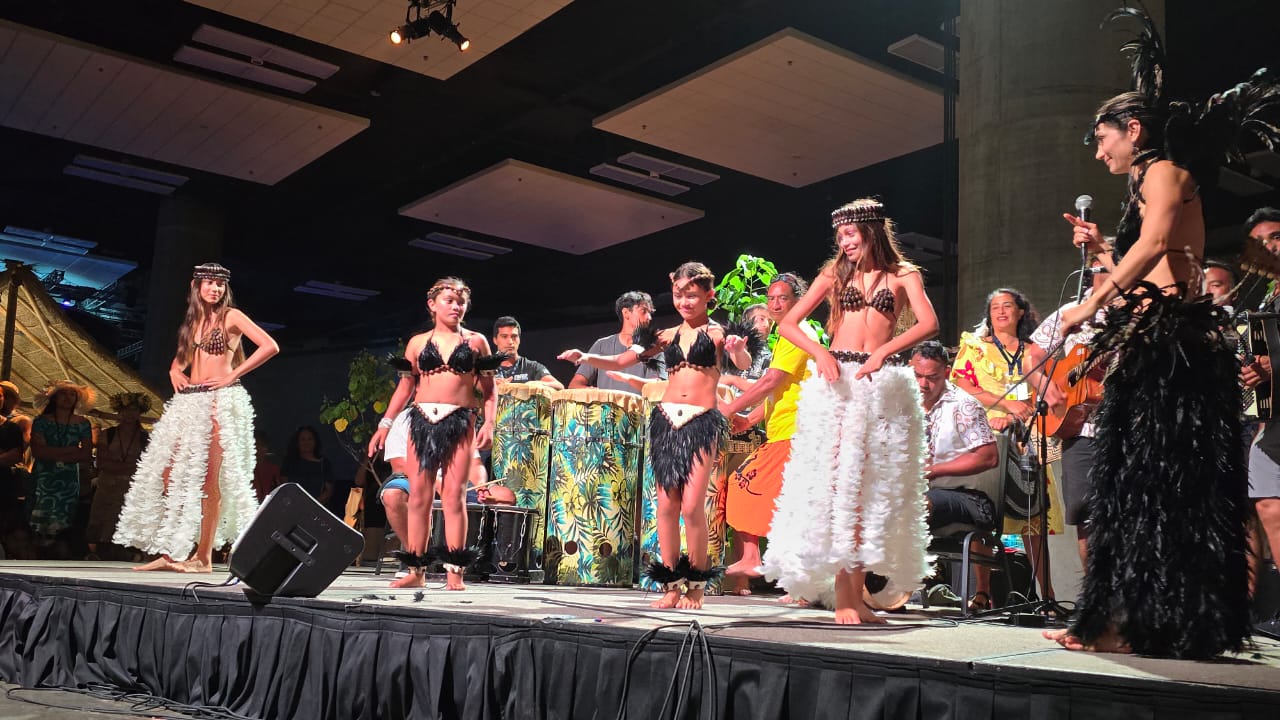 Rapa Nui en desfile show del Festpac